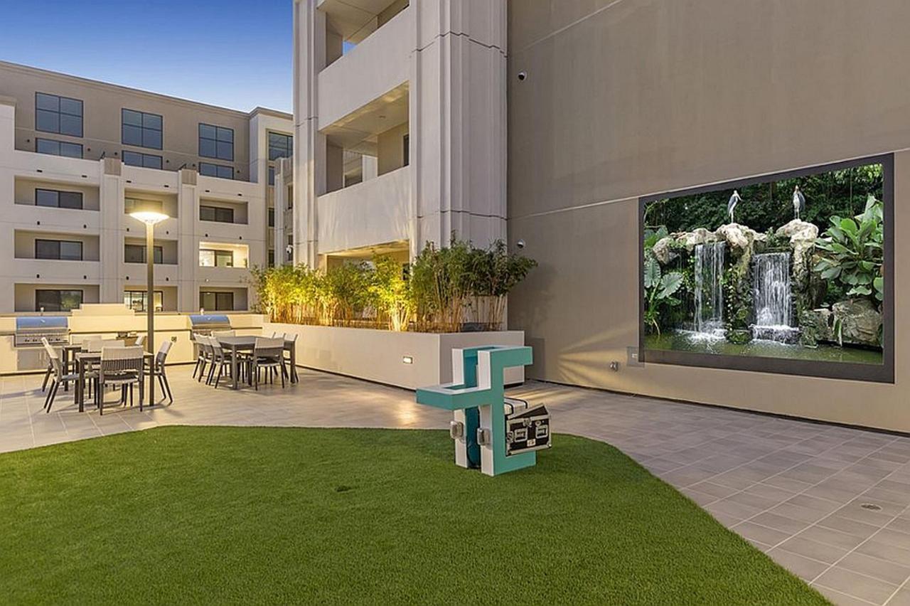 One Lux Stay At The Mansfield Miracle Mile Los Angeles Exterior photo