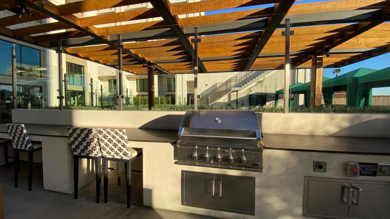 One Lux Stay At The Mansfield Miracle Mile Los Angeles Exterior photo