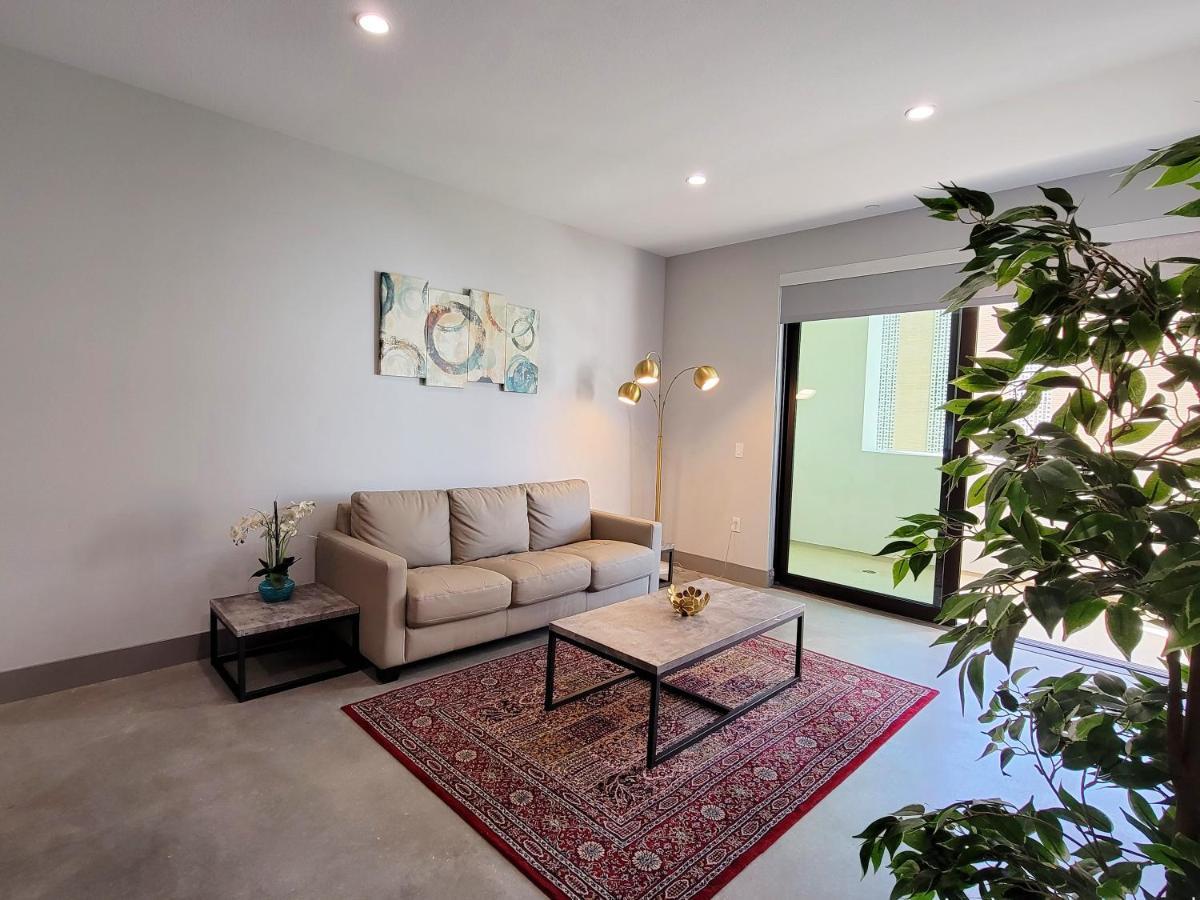 One Lux Stay At The Mansfield Miracle Mile Los Angeles Exterior photo